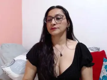 Bongacams Best Webcam of KarinaSuarez1
