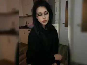 Bongacams Nude Webcam of emog1rl