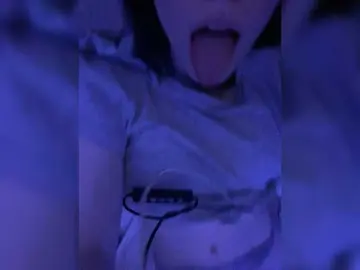 Bongacams Private Sex Chat of emog1rl
