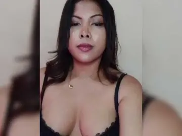 Doudou261 from bongacams