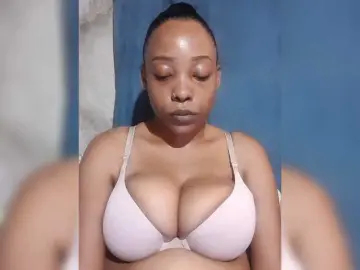 Bongacams Watch Live Sex Cams of Hennesy-Camila