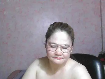 Bongacams Watch Live Sex Cams of NICEtitspinay