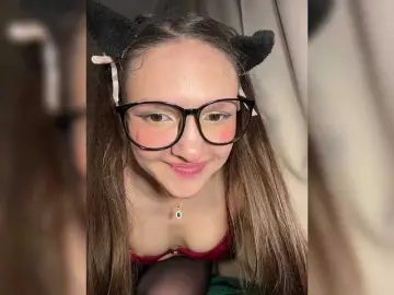 Bongacams Nude Webcam of Cute-Lolly