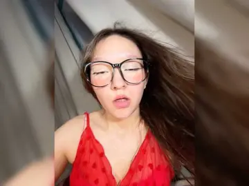 Bongacams Adult Webcam of Cute-Lolly