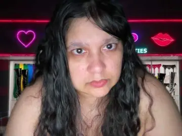 Bongacams Sex Cam of DUMBHOEMELANIE