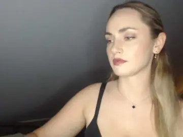 Bongacams Watch Live Sex Cams of ScarlettXQueen