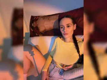 Bongacams Watch Live Sex Cams of OriginalHOOLi
