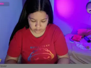carolinahairy from bongacams
