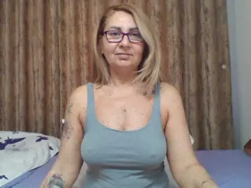 Bongacams Free Porn Cam of chaudeevely