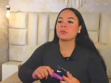 Bongacams Free Live Porn of emilyqueen3xx
