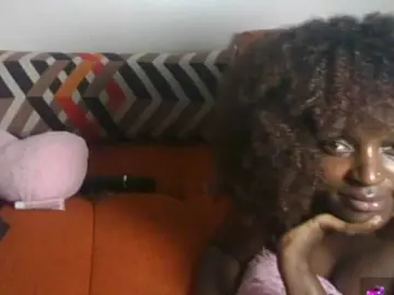 Petiteasshley from bongacams