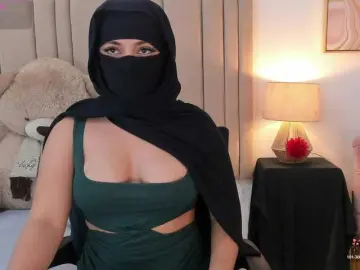 izadii from bongacams