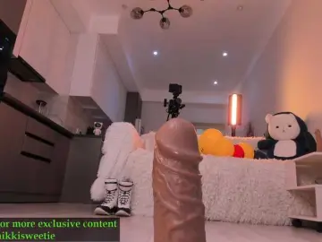 Bongacams Watch Live Sex Cams of Nikkisweetiex