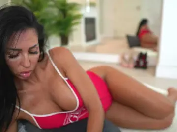 Bongacams Sex Chat of MyaBlack