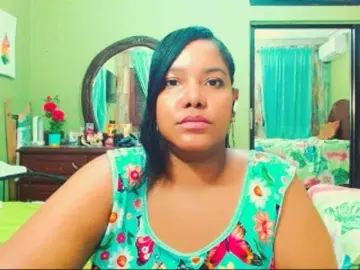 sarahlove16 from bongacams