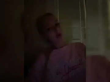 Bongacams Watch Live Sex Cams of SweetMi333