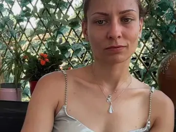 Bongacams Free Porn Cam of karo131324