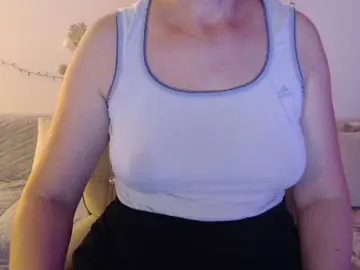 Bongacams Free Porn Cam of goodSnowQueen