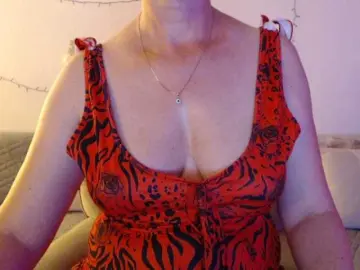 Bongacams Free Porn Cam of goodSnowQueen