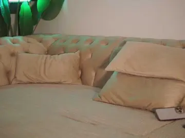 GiaInked from bongacams