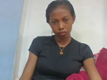 Layah7 from bongacams