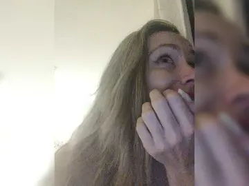 Bongacams Watch Live Sex Cams of Lola3000