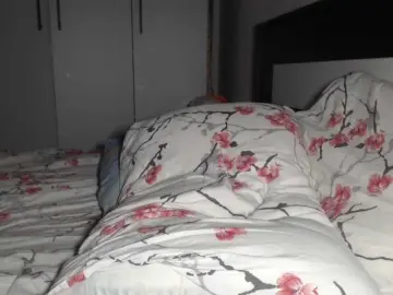 Bongacams Live Sex Cam of petitedanielle
