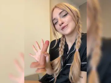 AstridMoss from bongacams