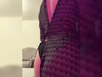 Bongacams Free Porn Cam of Amy-Lee
