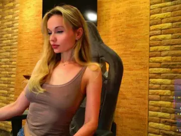 Bongacams Nude Webcam of HollyQueen
