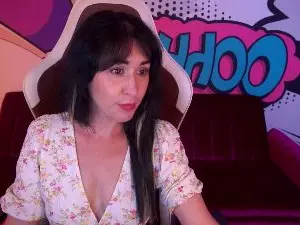 Cam4 Private Sex Chat of CarolinaaFoxyyy