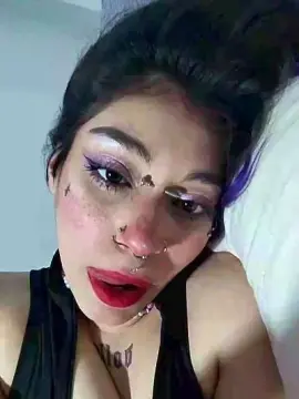 Cam4 Sex Chat of Yoli_dolly666