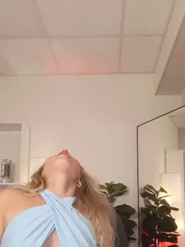 Cam4 Live Sex Cam of Julia__Giulia