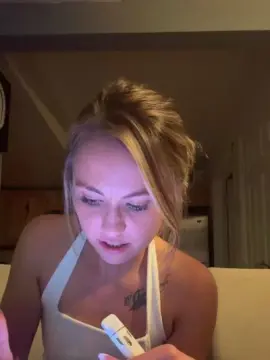 pleaseandtease from cam4