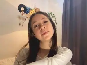 Cam4 Free Live Porn of KizzieLudwick