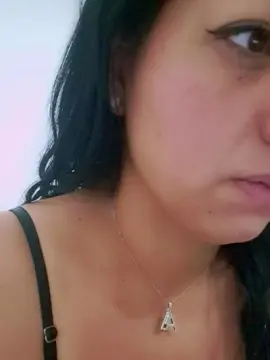 Cam4 Sex Chat of bella_milf1