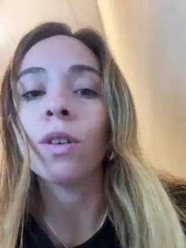 Cam4 Free Live Porn of antonella236