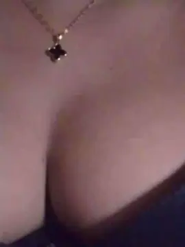 Cam4 Live Sex Cam of Sissou_hot