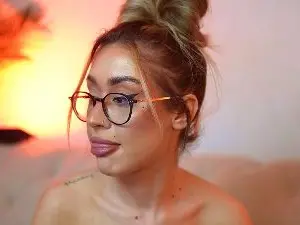 Cam4 Live Porn of AileenKiss