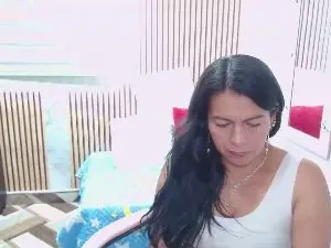 Cam4 Live Sex of camilavargas_