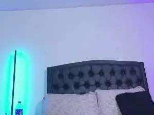 Cam4 Adult Video Chat of ScarletHiit
