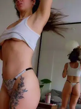 Cam4 Free Live Porn of feliciabruna