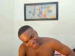 Cam4 Free Live Porn of adry_moon