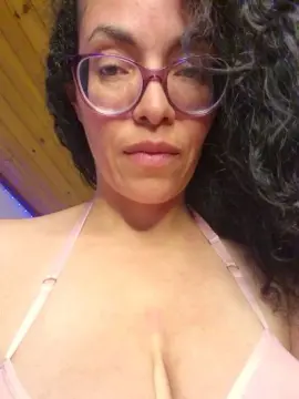 Cam4 Sex Chat of Lucci_Lovee