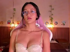 Cam4 Free Porn Cam of daphne_courtis