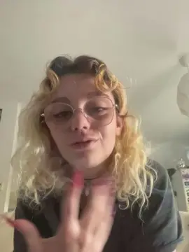 Cam4 Sex Cam of Emy_2002