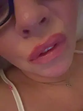 Cam4 Adult Webcam of Lucy_Louxx