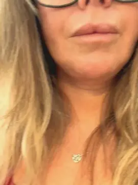 Cam4 Sex Chat of Lucy_Louxx