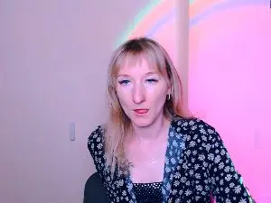 Cam4 Live Porn of LillyBluee