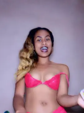 Cam4 Watch Live Sex Cams of Dinah974